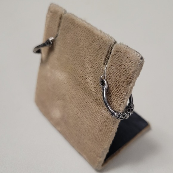 Vintage Unsigned Untested Silver Tone Bali Hoop Earrings - Picture 2 of 3